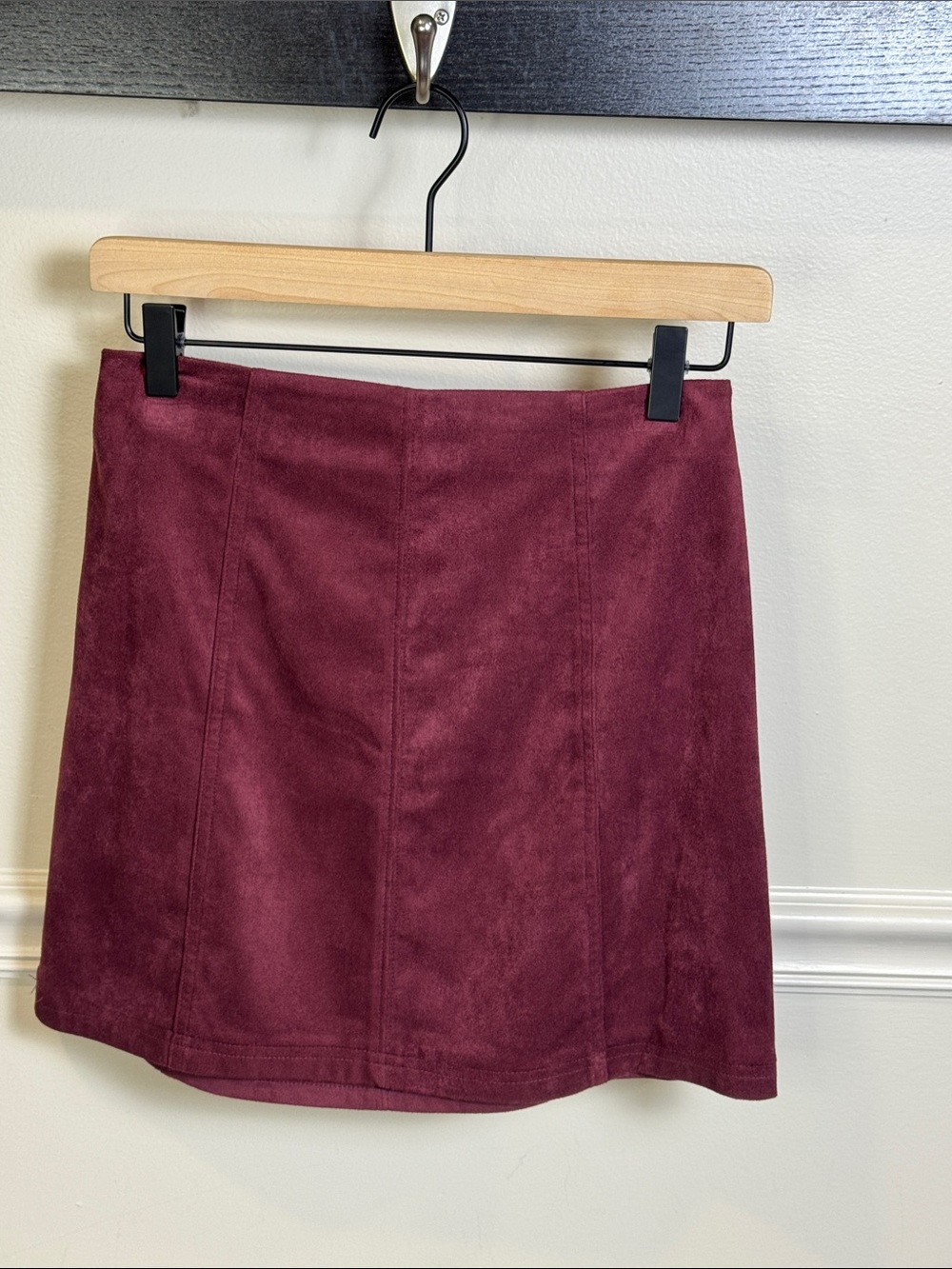 NWOT Francesca's Alya Burgundy/Wine  Colored Faux Suede Mini - Skirt XS